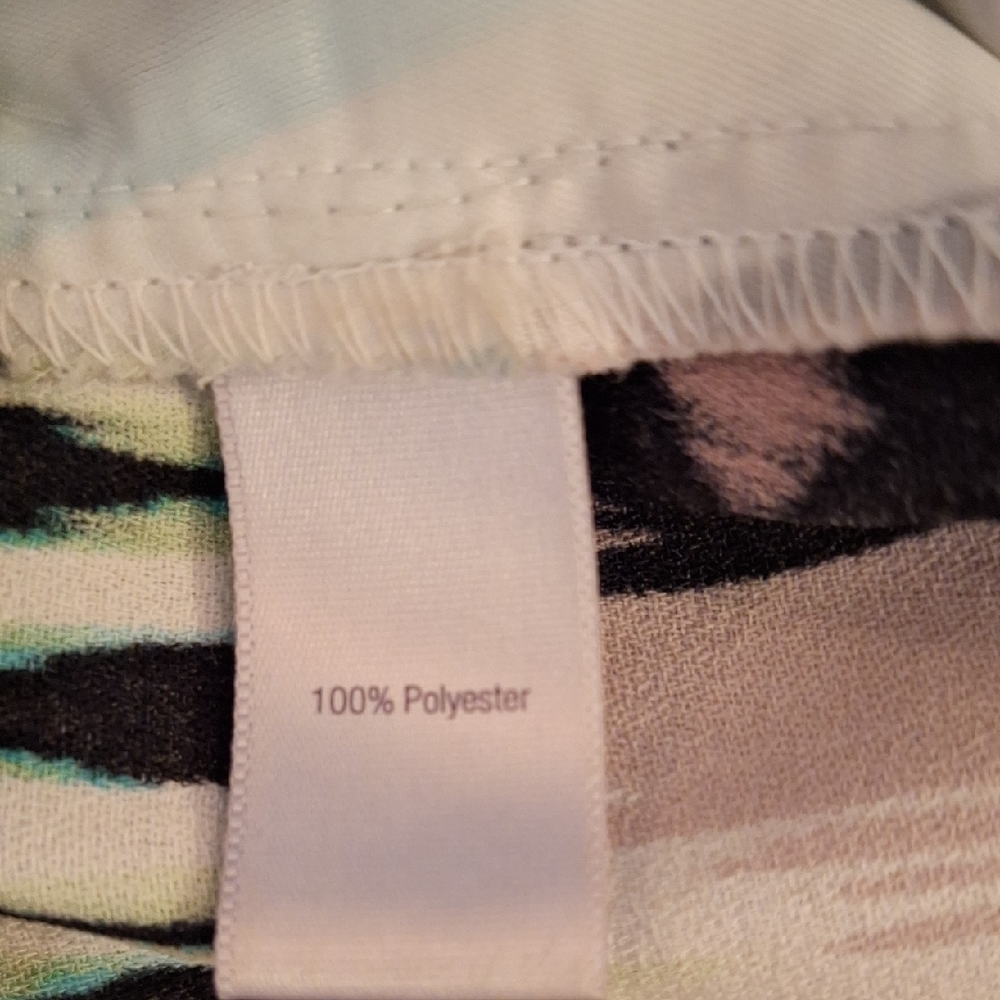 Jennifer Lopez High Waist Black/Green Shorts. Excellent Condition NWOT - Picture 9 of 9